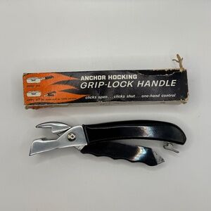 Anchor Hocking Grip-Lock Serving Handle. Vintage Kitchen Gadget.